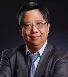 施 炜